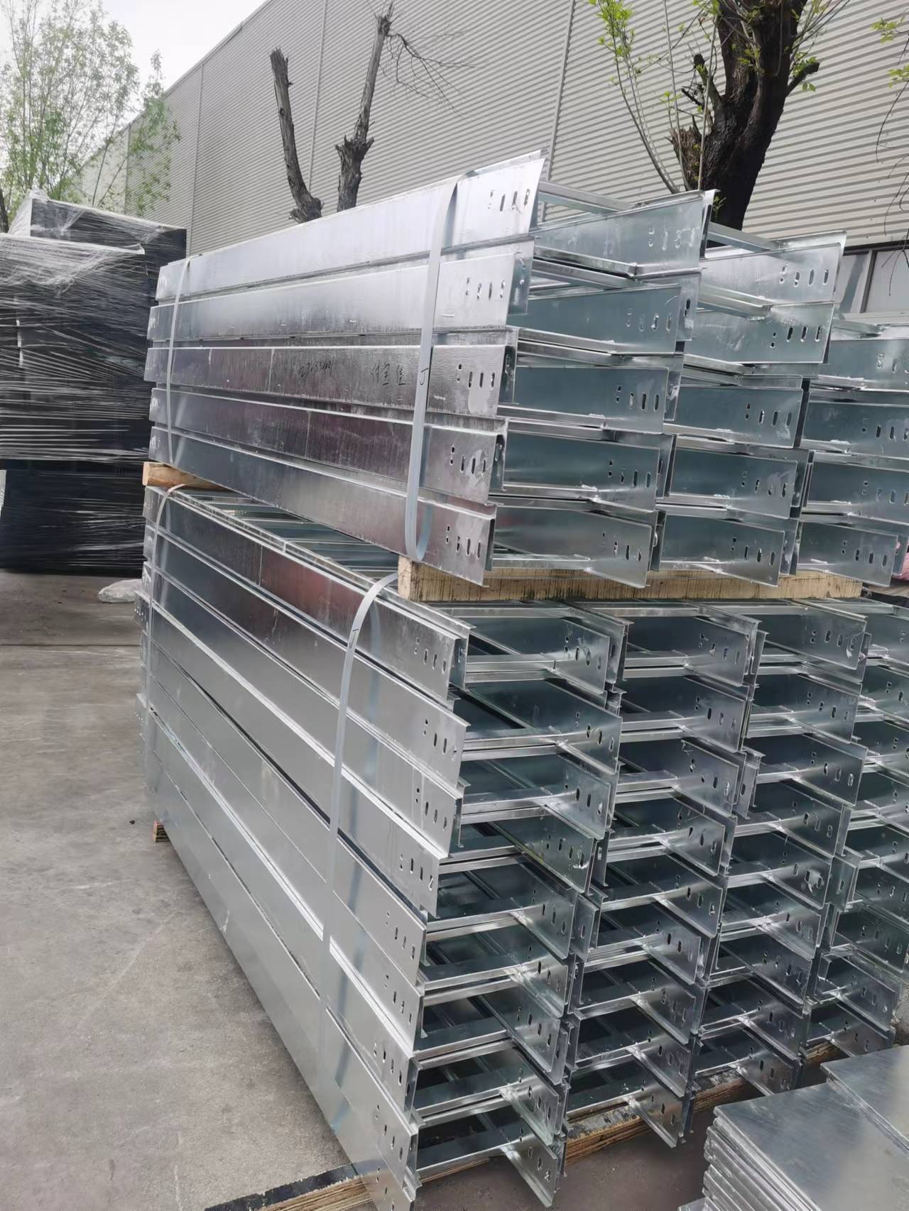 热浸锌电缆桥架