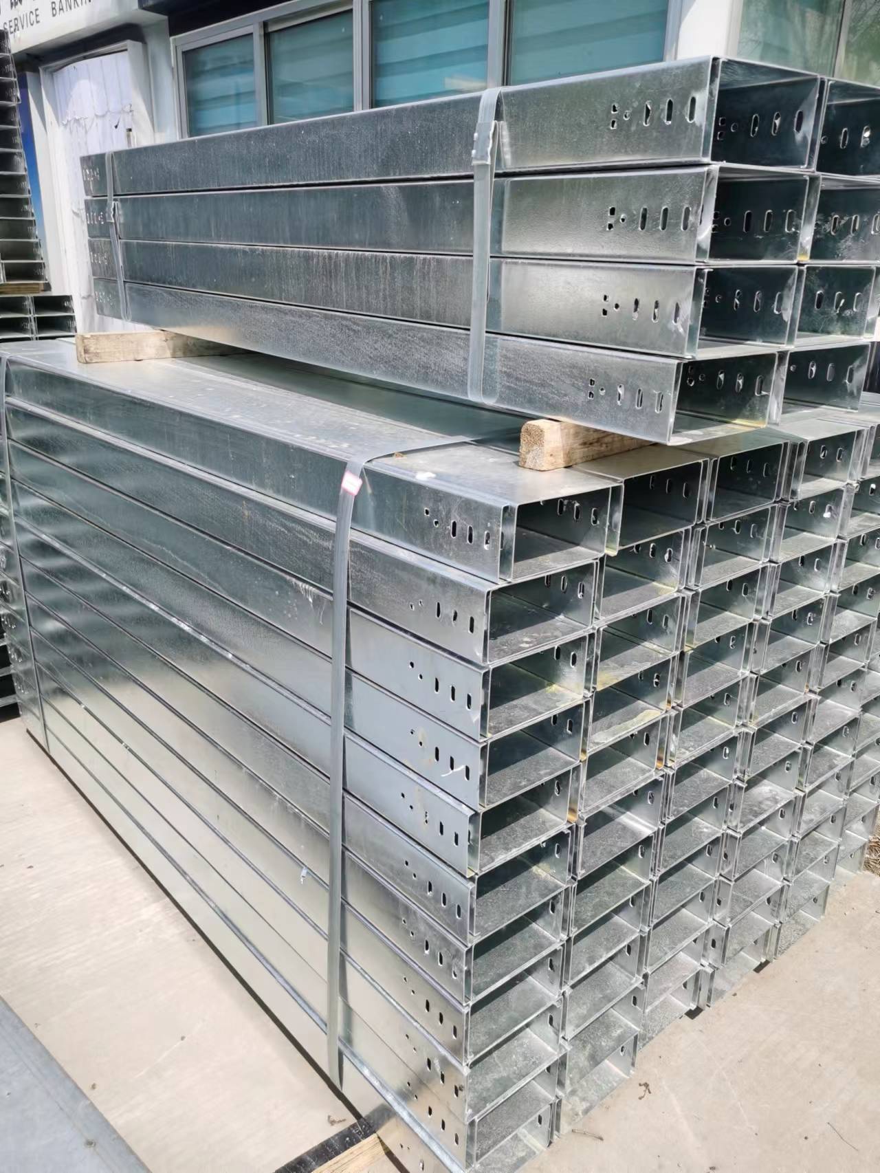 热浸锌电缆桥架