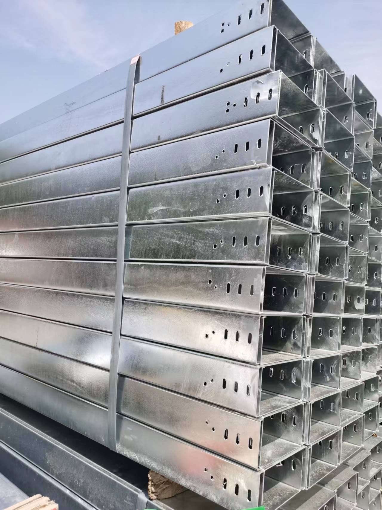 热浸锌电缆桥架