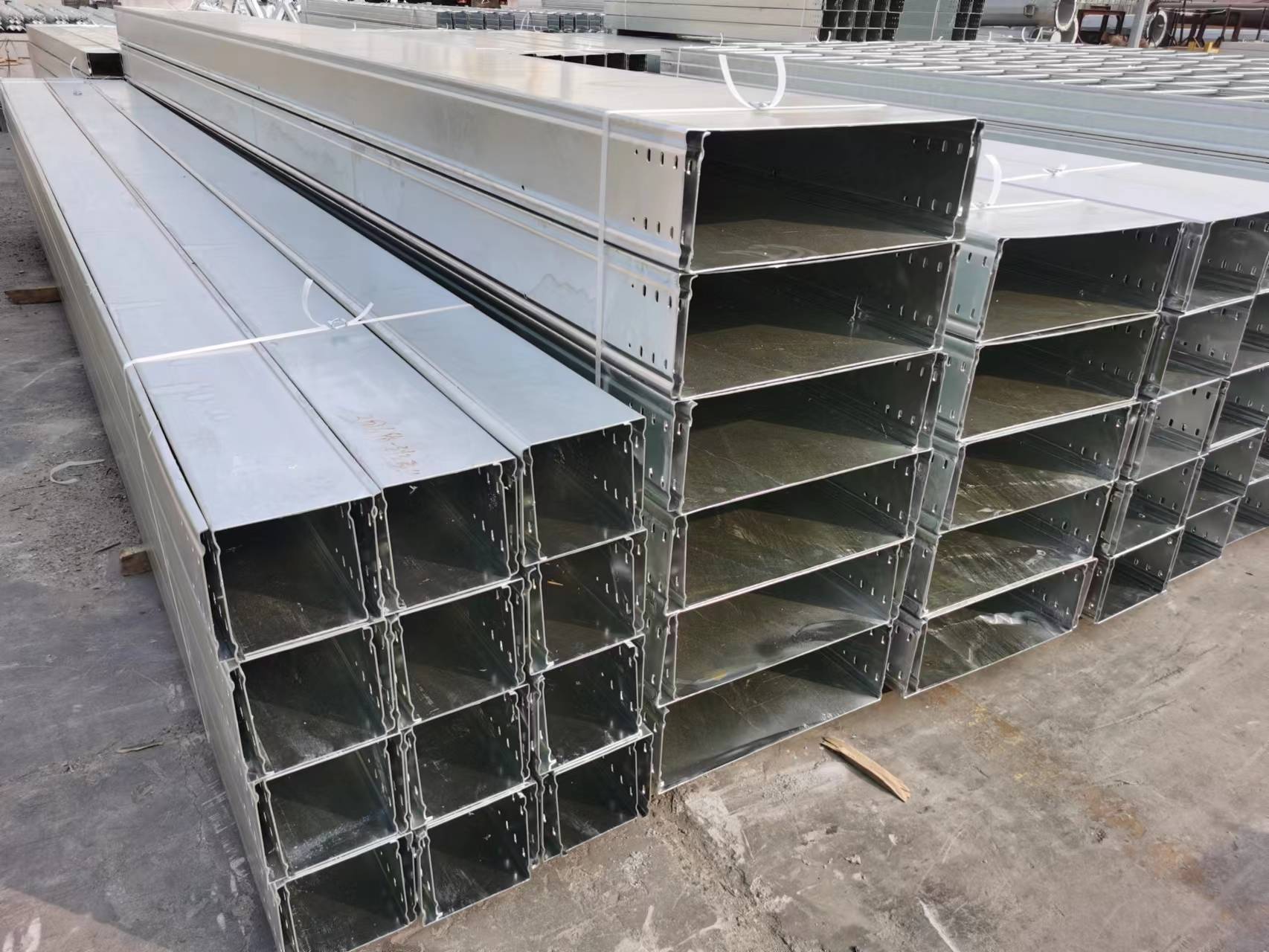 热浸锌电缆桥架